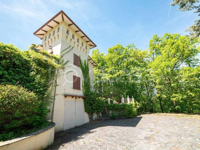 Vendesi villa singola a Varano, Varano de' Melegari