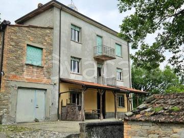 Vendesi villa singola a Varsi