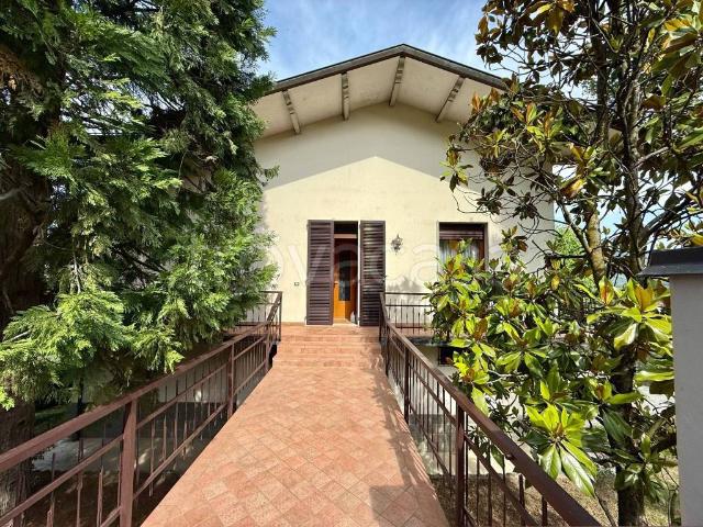 Vendesi villa singola a Varsi via Divisione Julia