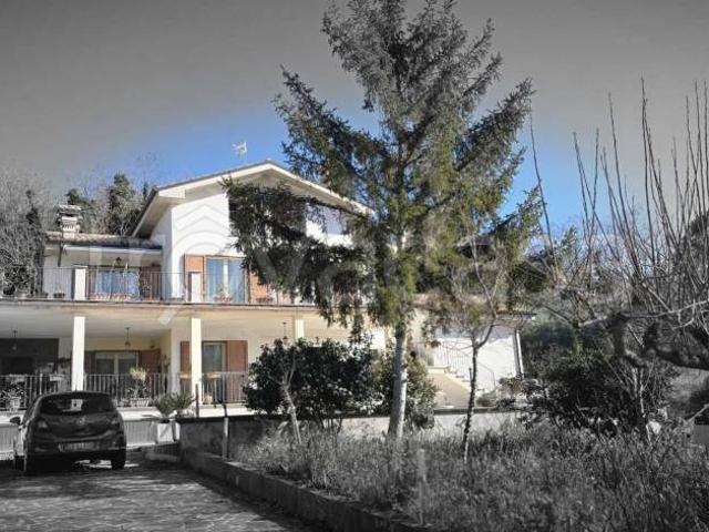 Vendesi villa singola a Vasto via Passo della Noce