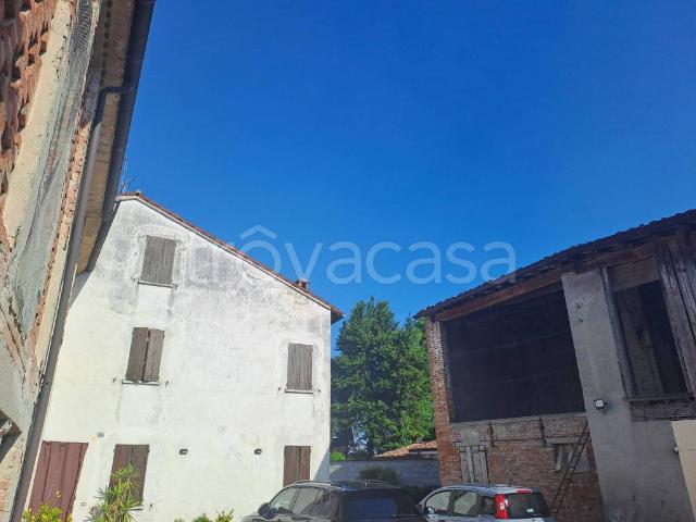 Vendesi villa singola a Villastrada, Dosolo