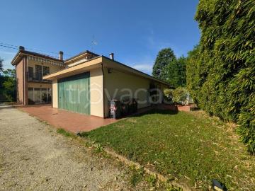 Vendesi villa singola a Zola Predosa via V. Alfieri