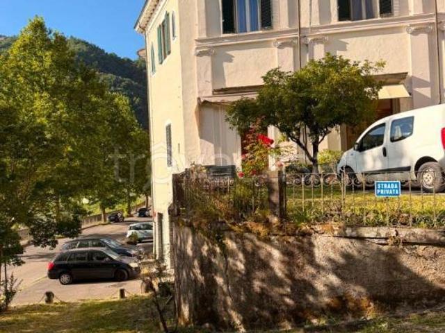 Vendesi villa singola a Bagni di Lucca