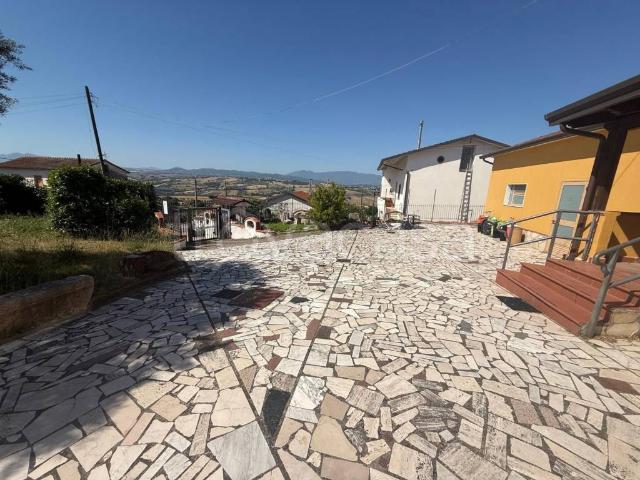 Vendesi villa singola a Benevento