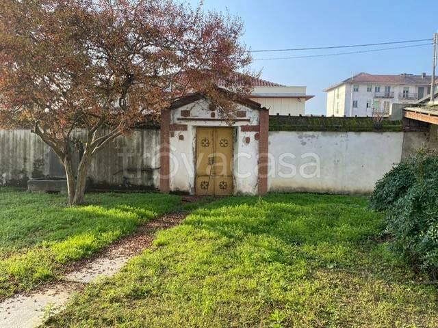 Vendesi villa singola a Bianzè via Pinto, 23