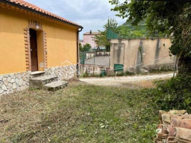 Vendesi villa singola a Bojano
