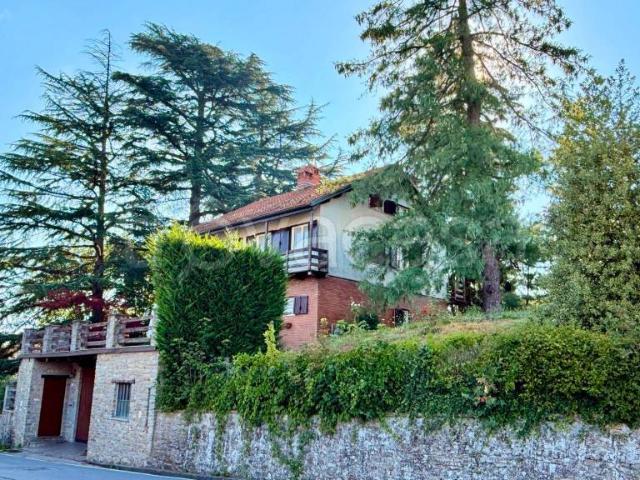 Vendesi villa singola a Bossolasco corso Travaglio, 17