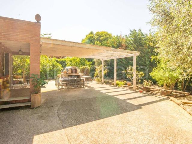 Vendesi villa singola a Bracciano via Fra' Giovanni