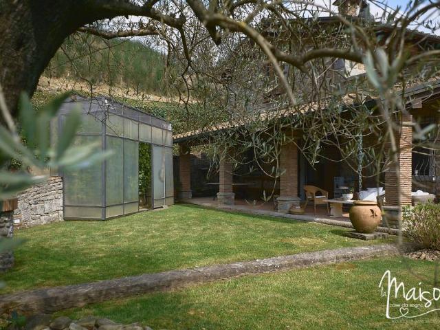 Vendesi villa singola a Cantagallo, Carmignanello