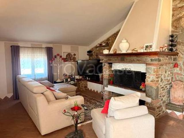 Vendesi villa singola a Capannori via San Ginese, 1, Massa Macinaia San Leonardo