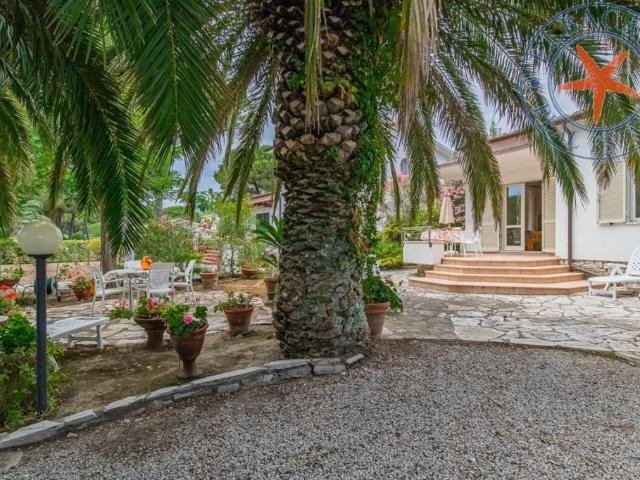 Vendesi villa singola a Capoliveri, Lacona