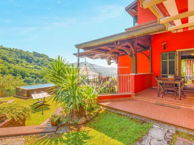 Vendesi villa singola a Carrara via Centrale, Fossola