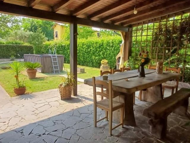 Vendesi villa singola a Carrara viale Galileo Galilei, Battilana