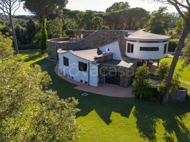 Vendesi villa singola a Castiglione della Pescaia via del Tennis, Punta Ala