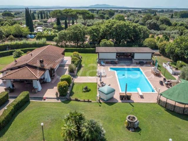 Vendesi villa singola a Castiglione della Pescaia via dell'Ospedale