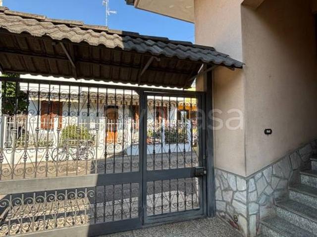Vendesi villa singola a Cassina Nuova, Bollate