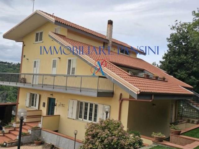 Vendesi villa singola a Catanzaro, Pontegrande Sant'Elia