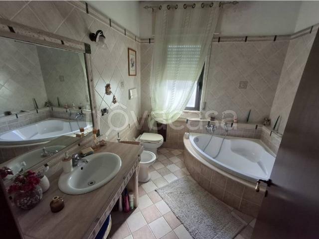 Vendesi villa singola a Catanzaro viale Vincenzo Gattoleo, Pontegrande Sant'Elia