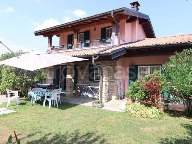 Vendesi villa singola a Centro Valle Intelvi