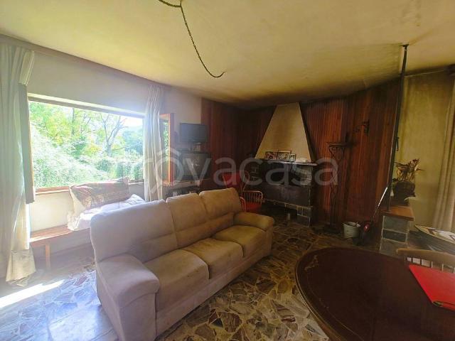 Vendesi villa singola a Centro Valle Intelvi via Visonzo, 6