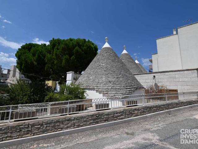 Vendesi villa singola a Cisternino piazza dei Navigatori