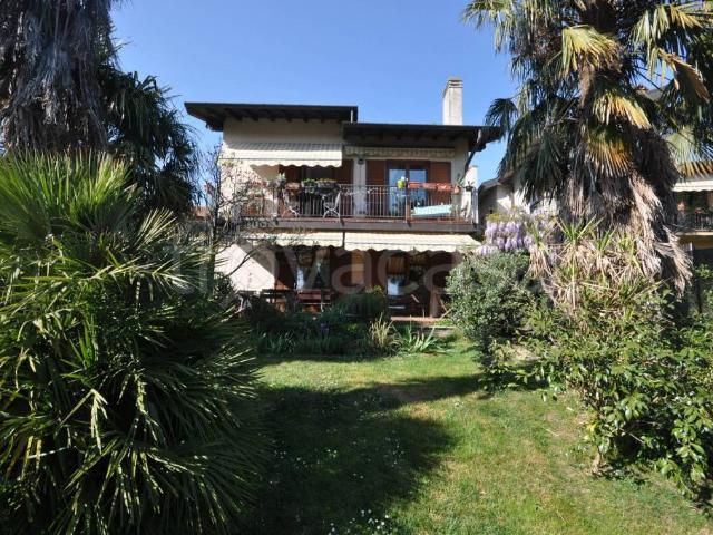 Vendesi villa singola a Comerio via Enea Sacconaghi, 23