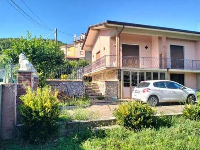 Vendesi villa singola a Corsanico, Massarosa