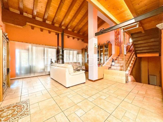 Vendesi villa singola a Cossogno via a. Marchionini 4
