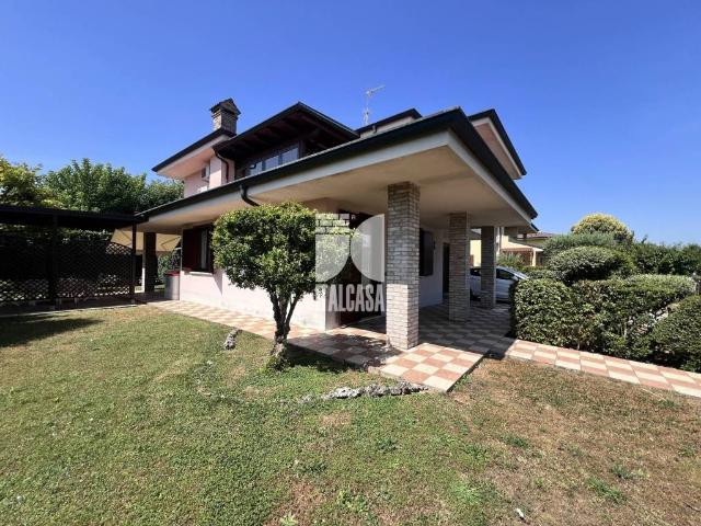 Vendesi villa singola a Curtatone, Levata