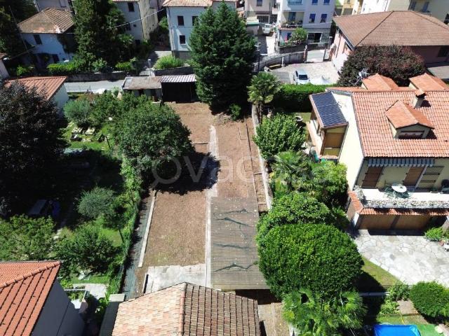 Vendesi villa singola a Dongo via Don Giovanni Manzi