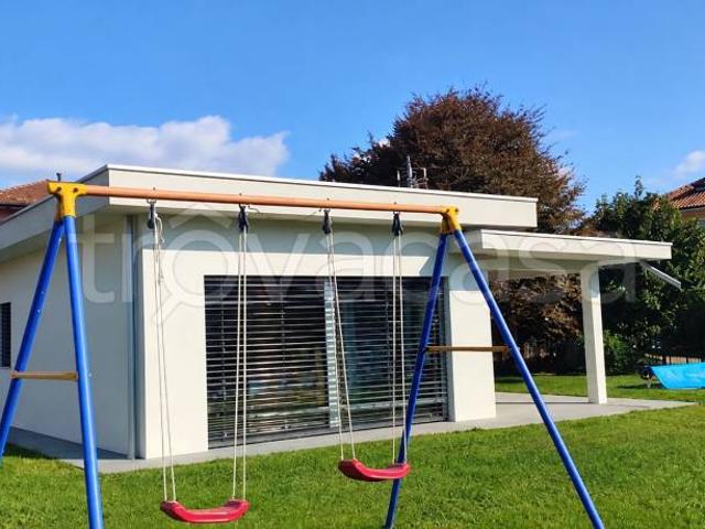 Vendesi villa singola a Faloppio via Re, Gaggino