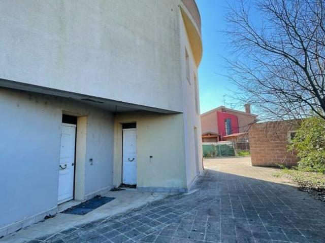 Vendesi villa singola a Ferrara via Santa Margherita, Malborghetto di Boara