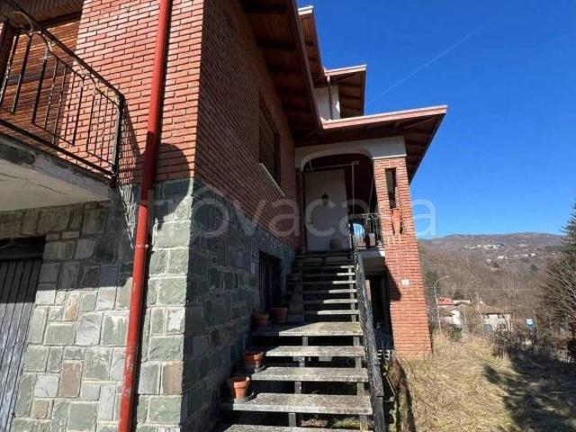 Vendesi villa singola a Ferriere