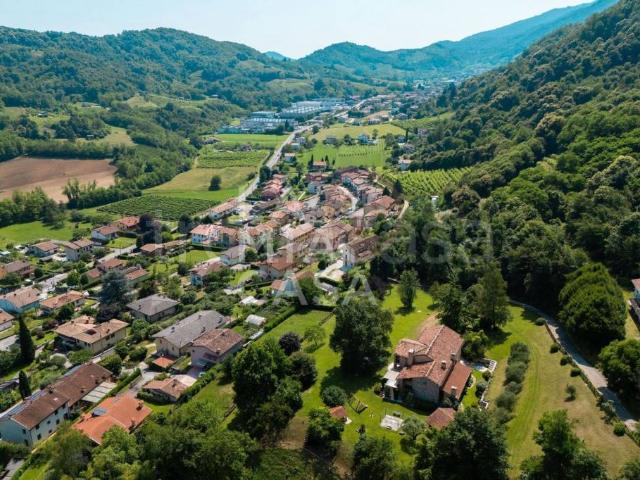 Vendesi villa singola a Follina