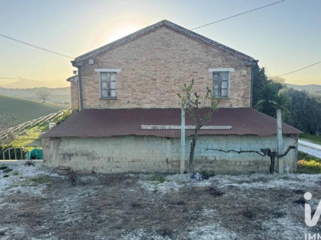 Vendesi villa singola a Forola, Acquaviva Picena