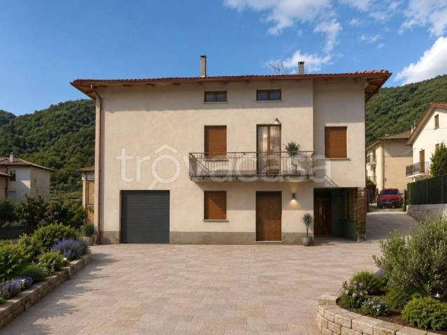 Vendesi villa singola a Fossato di Vico via Borghetto