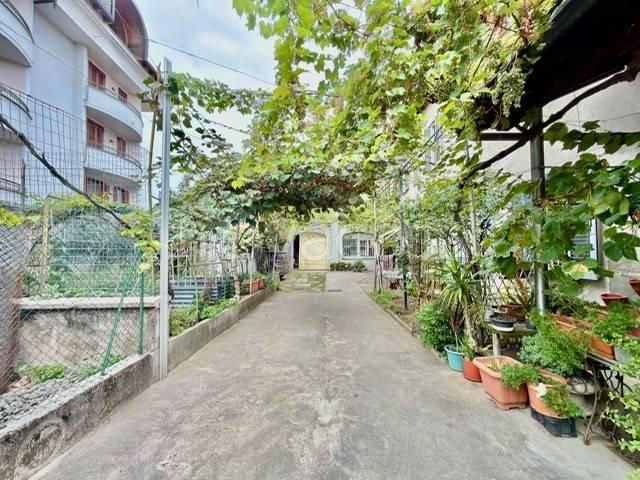 Vendesi villa singola a Gallarate via Parrocchiale, Cedrate