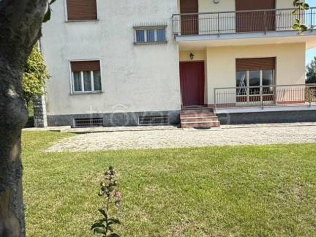 Vendesi villa singola a Ispra via Milano, 1465