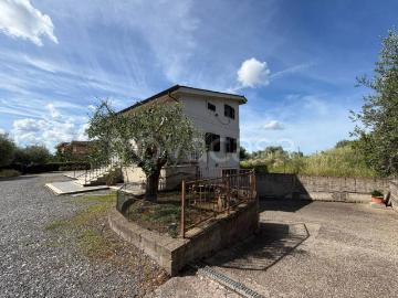 Vendesi villa singola a Lanuvio via degli aceri, 4