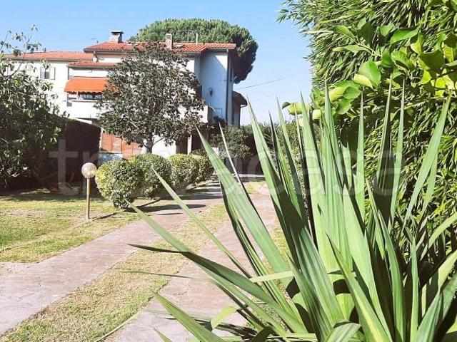 Vendesi villa singola a Le Badie, Castellina Marittima