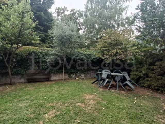 Vendesi villa singola a Lesa
