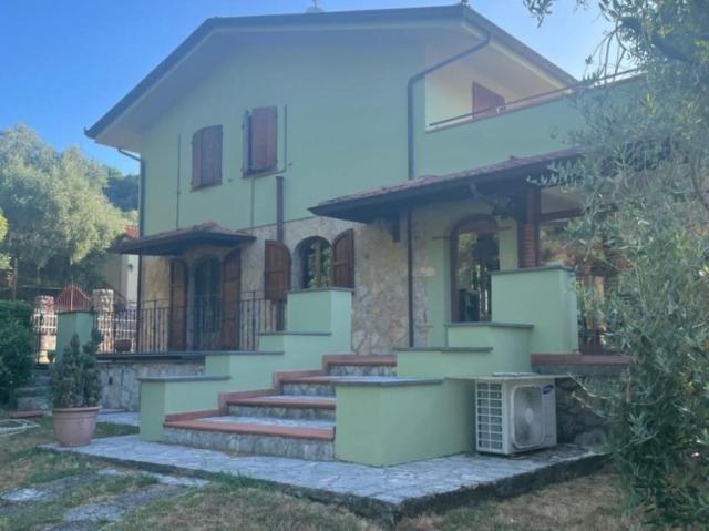 Vendesi villa singola a Lucca via vecchia i, Maggiano