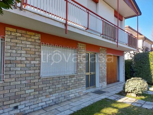 Vendesi villa singola a Lugo via Fratelli Malerbi, 2