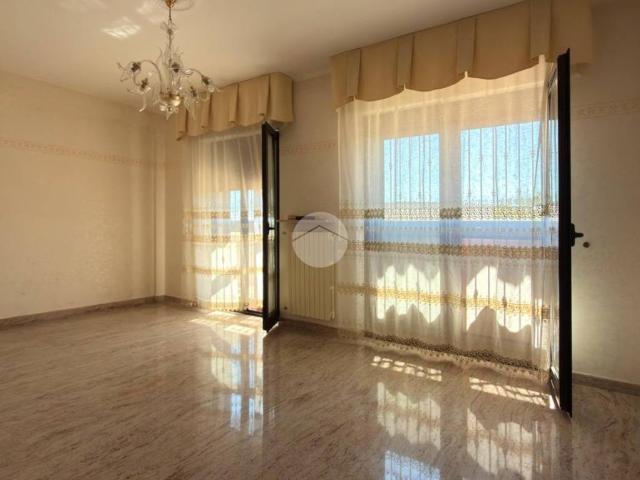 Vendesi villa singola a Manfredonia viale del commercio, 48