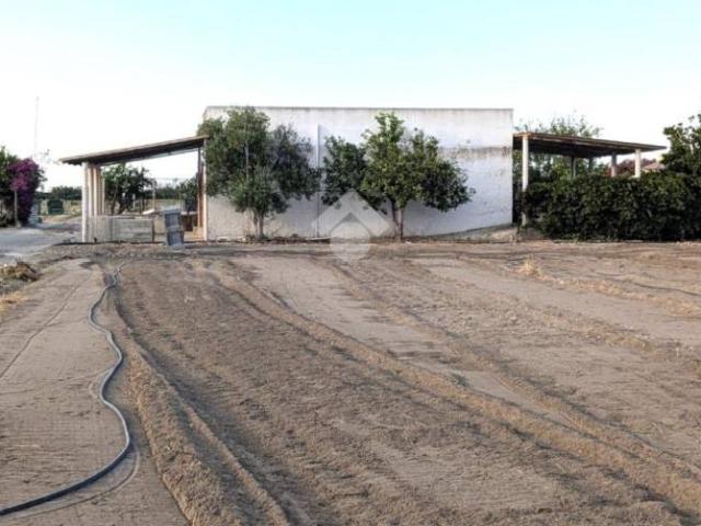 Vendesi villa singola a Margherita di Savoia