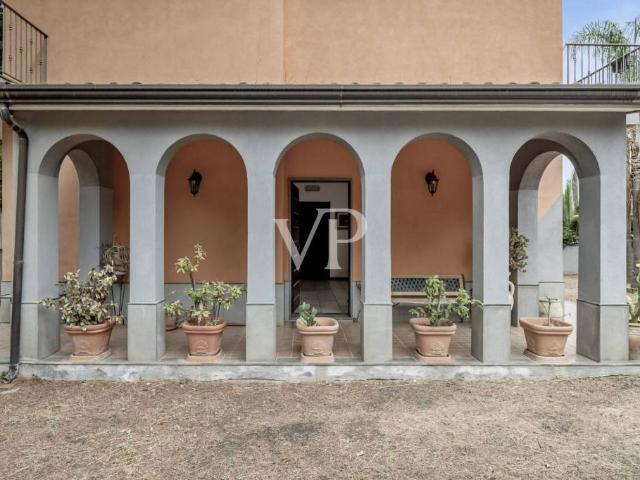 Vendesi villa singola a Mascalucia
