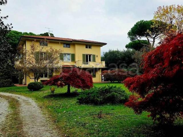 Vendesi villa singola a Massa via Giuseppe Verdi, Ronchi Poveromo