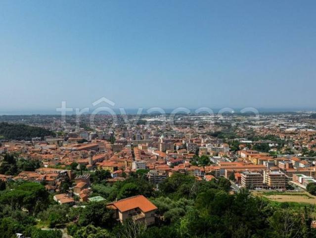 Vendesi villa singola a Massa via dei Colli, San Carlo Antona