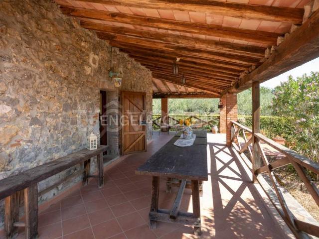 Vendesi villa singola a Massa Marittima via di Perolla