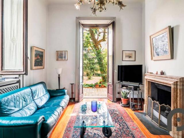 Vendesi villa singola a Milano, Certosa